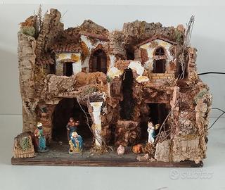 Presepe artigianale illuminato