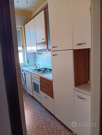 Pensili da cucina e lavatrice incassata Candy