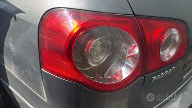 Fanale posteriore sx Volkswagen Passat anno 2007