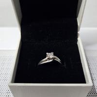 Anello oro bianco 18 kt con diamante certificato