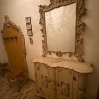 Mobile ingresso e attaccapanni, con due puff