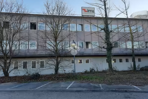 UFFICIO A CARONNO PERTUSELLA