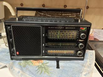 Radio Grundig satellit 2000  			