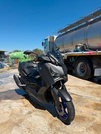 Xmax 125