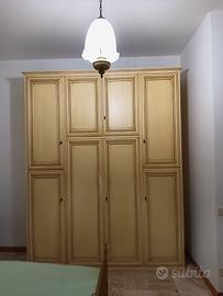 Armadio classico d’epoca