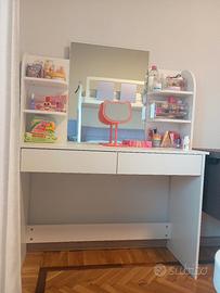 POSTAZIONE TRUCCO CON LUCI
