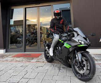 Kawasaki ninja zx6r 636