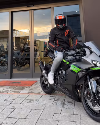 Kawasaki ninja zx6r 636