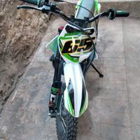 Mini moto verde