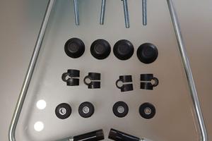 Kit attacchi per schermo parabrezza marca Biondi