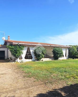 VILLA SINGOLA A LATINA