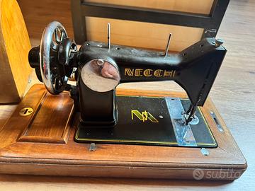 Macchina da cucire Necchi