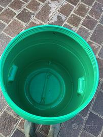 TANICA/SERBATOIO DI PLASTICA  220 LITRI