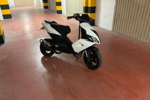 Aprilia sr factory 2010