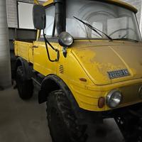 Mercedes unimog 421 con lama spazza neve