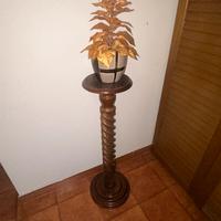 Piccolo oggetto di arredo in legno