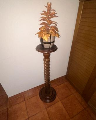 Piccolo oggetto di arredo in legno