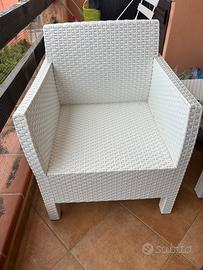 Poltroncine con tavolino