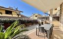 villa-bifamiliare-di-200mq-con-giardino-angolare-d
