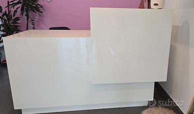 Intero arredo negozio abbigliamento