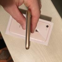 iPhone 8 64G e custodia originale antiscivolo rosa