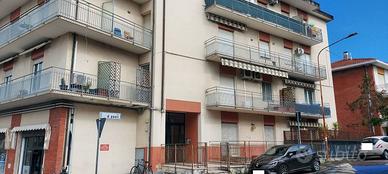 LORETO 4 LOCALI 101mq + BALCONE E GARAGE. Ristrutt