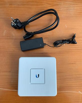 Ubiquiti UniFi USG2 Gateway