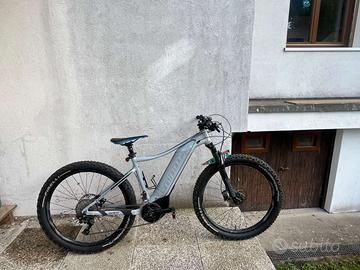 Bicicletta elettrica giant