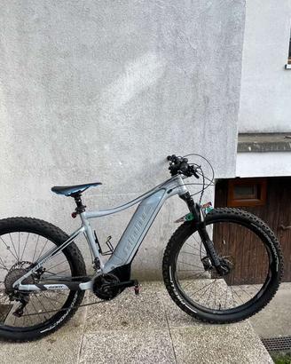 Bicicletta elettrica giant