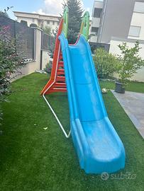 Scivolo alto da giardino