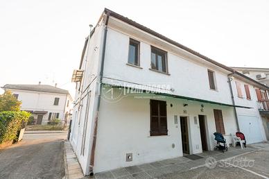2 LOCALI INDIPENDENTE CON BOX