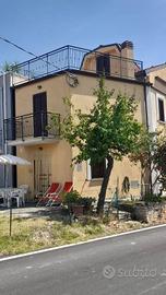 Casa indipendente di 110 m² con 4 locali e box aut