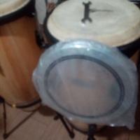 Due Congas e bonghetti con supporti