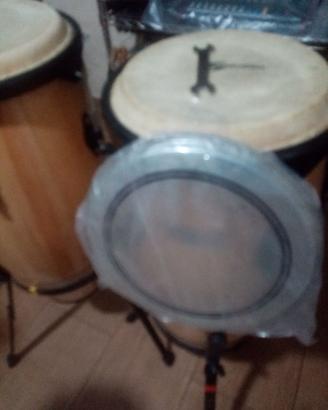 Due Congas e bonghetti con supporti