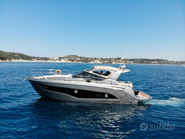 Barca a motore Cranchi Z35 grigio cosmo anno 2020