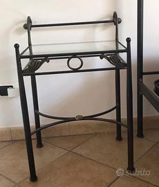 Comodino ferro battuto e vetro