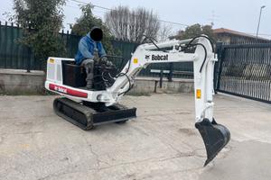 E129 Mini escavatore 14 q