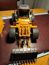 escavatore telecomandato 