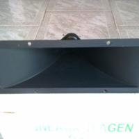 Un tweeter a tromba Celestion da 100 Watt