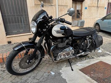 Moto Triumph Bonneville t100