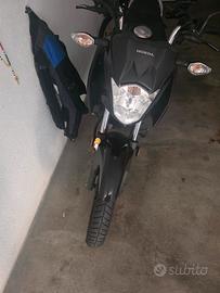 Honda CB125 F 