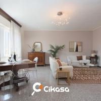 Stabile ristrutturato con 2 appartamenti e cortile