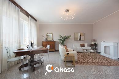 Stabile ristrutturato con 2 appartamenti e cortile