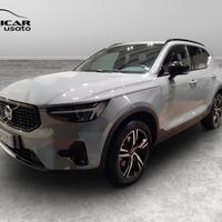 VOLVO XC40 2023 - XC40 2.0 b3 Plus Dark auto