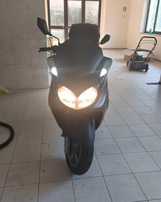 Yamaha majesty 400