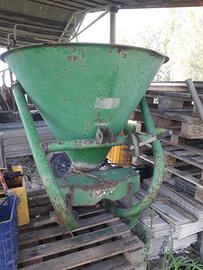 Spandiconcimi e semi sfusi