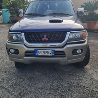Pajero sport 2500 con gancio traino