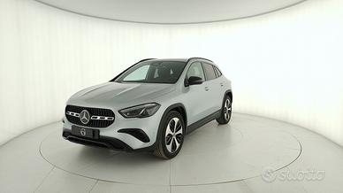 MERCEDES-BENZ GLA 200 d automatic