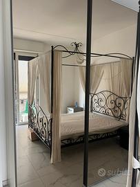 Letto a baldacchino