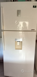 Frigo americano con erogatore acqua